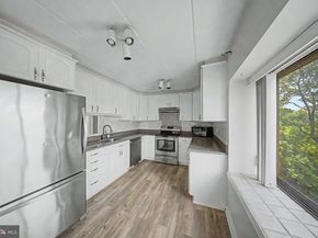 112 Roberts Lane 300, Alexandria VA 22314