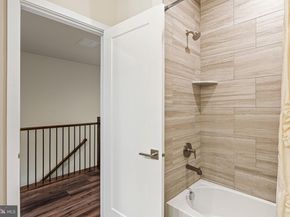 3001 Sedgeview Walk 146, Philadelphia PA 19125