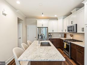 3001 Sedgeview Walk 146, Philadelphia PA 19125