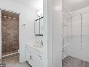 1300 Bayshire Lane, Herndon VA 20170