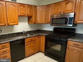 5225 Pooks Hill Rd 220N, Bethesda MD 20814
