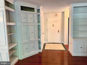 5225 Pooks Hill Rd 220N, Bethesda MD 20814