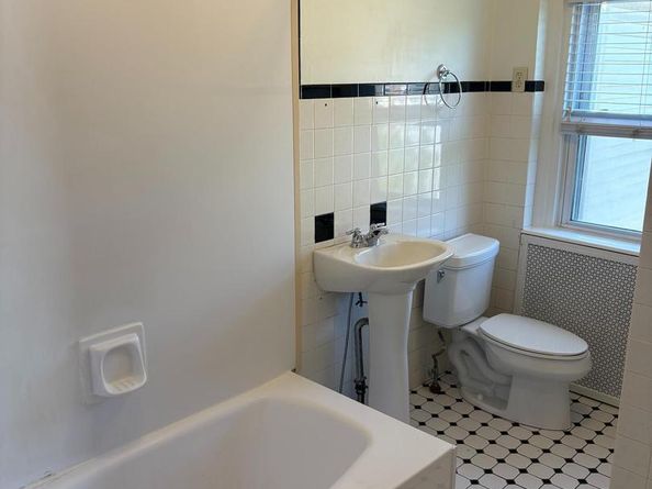 2814 Saint Marys Rd, Ardmore PA 19003