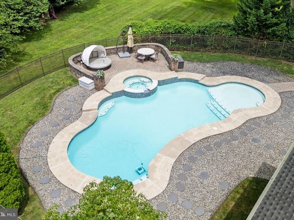 21 Milton Drive, Yardley PA 19067
