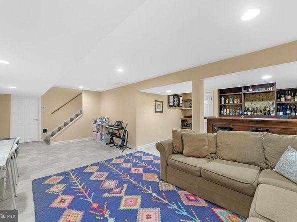21 Milton Drive, Yardley PA 19067