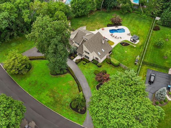 963 Hunt Drive, Yardley PA 19067