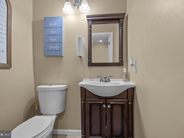 963 Hunt Drive, Yardley PA 19067