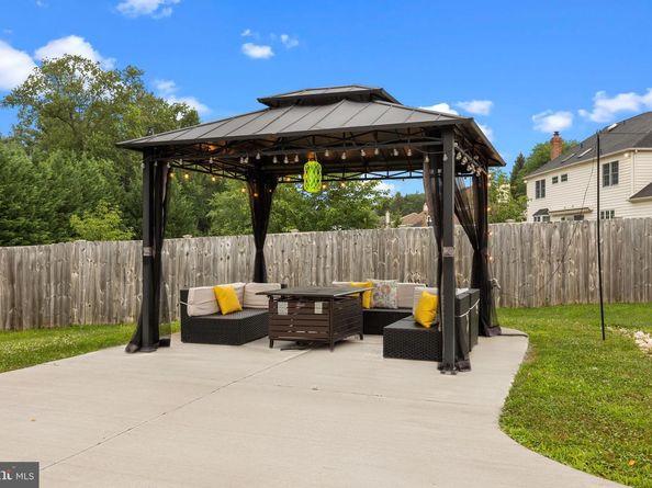 963 Hunt Drive, Yardley PA 19067
