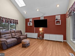 963 Hunt Drive, Yardley PA 19067