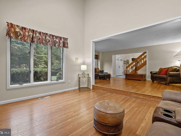 963 Hunt Drive, Yardley PA 19067
