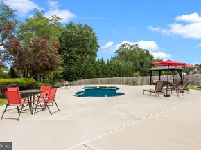 963 Hunt Drive, Yardley PA 19067
