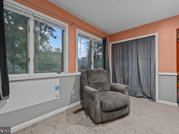 963 Hunt Drive, Yardley PA 19067