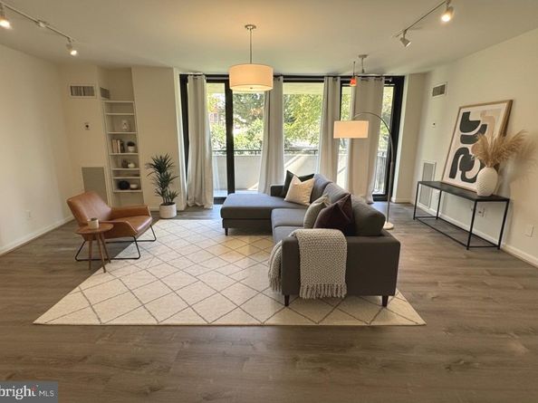 4620 N Park Avenue 202E, Chevy Chase MD 20815
