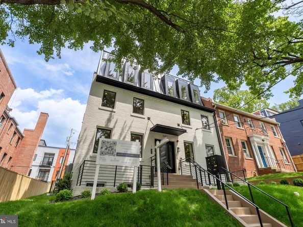 2647 41st Street NW 4, Washington DC 20007