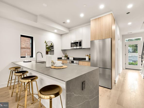 2647 41st Street NW 4, Washington DC 20007