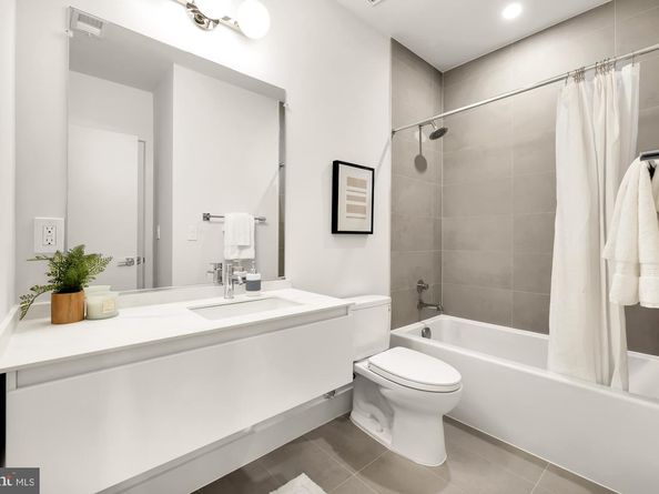 2647 41st Street NW 4, Washington DC 20007
