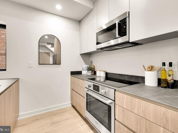 2647 41st Street NW 4, Washington DC 20007