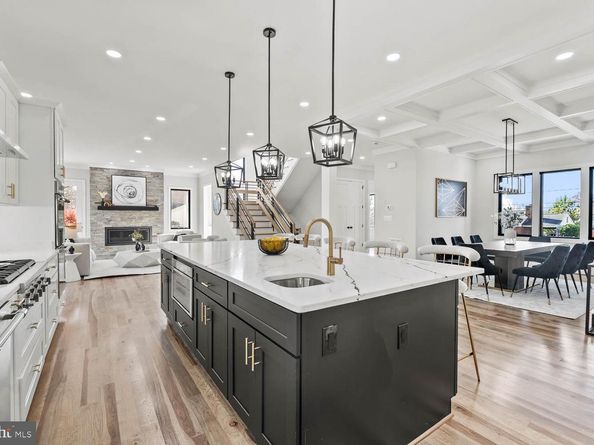 2115 Natahoa Court, Falls Church VA 22043