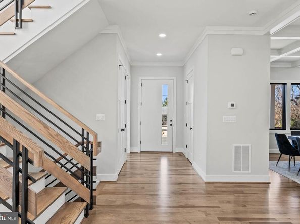 2115 Natahoa Court, Falls Church VA 22043