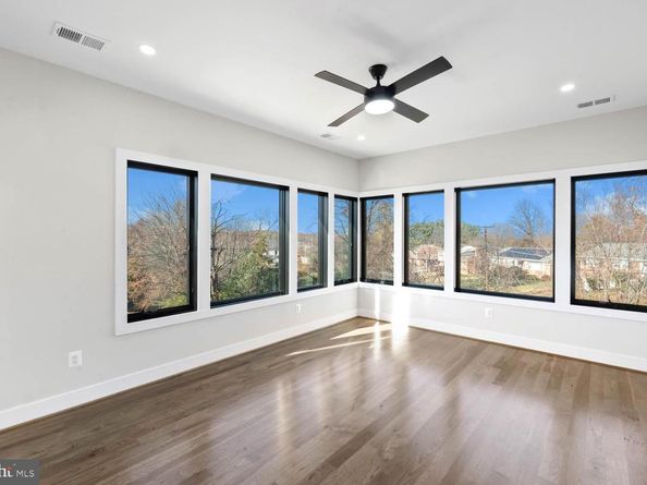 2115 Natahoa Court, Falls Church VA 22043