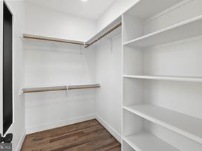 2115 Natahoa Court, Falls Church VA 22043