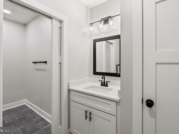 2115 Natahoa Court, Falls Church VA 22043