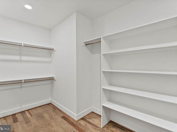 2115 Natahoa Court, Falls Church VA 22043