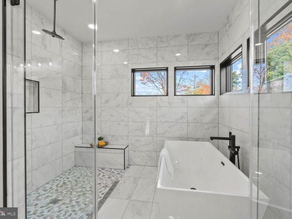 2115 Natahoa Court, Falls Church VA 22043