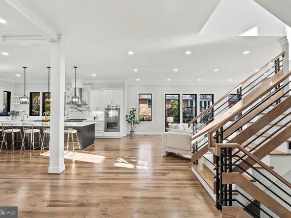 2115 Natahoa Court, Falls Church VA 22043