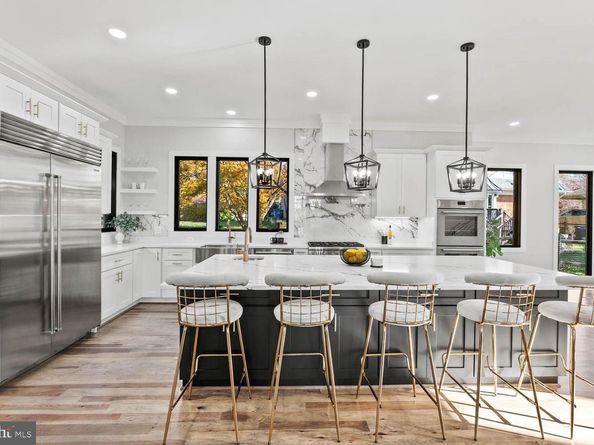 2115 Natahoa Court, Falls Church VA 22043