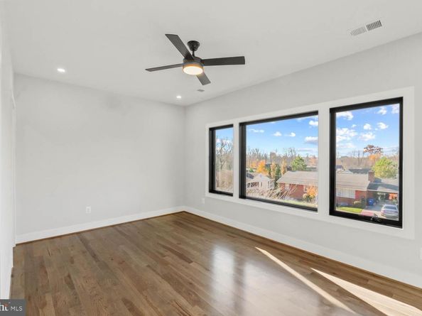 2115 Natahoa Court, Falls Church VA 22043