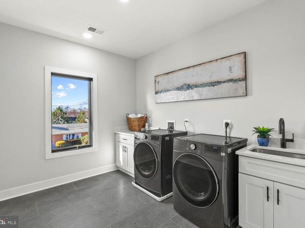 2115 Natahoa Court, Falls Church VA 22043