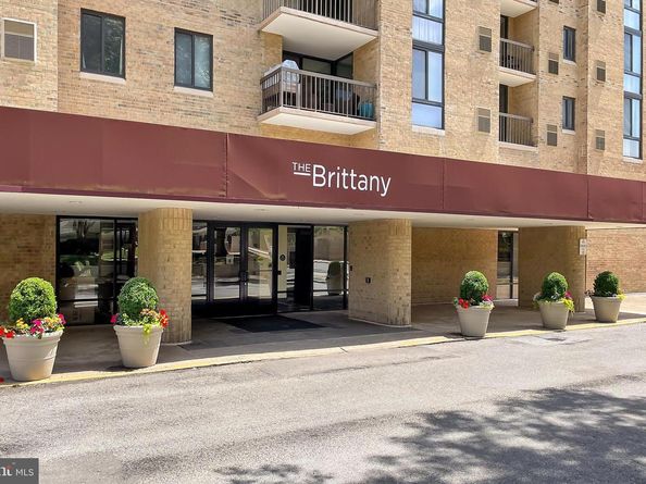 4500 S Four Mile Run Drive 623, Arlington VA 22204