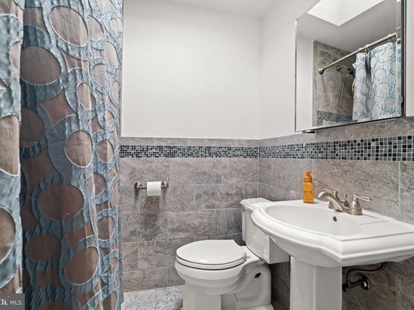2426 S Rosella Street, Philadelphia PA 19153
