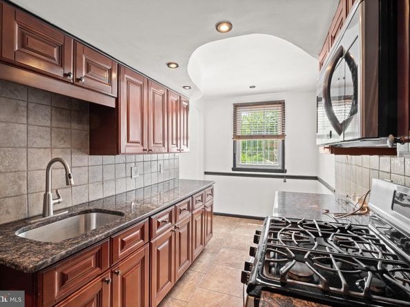 2426 S Rosella Street, Philadelphia PA 19153