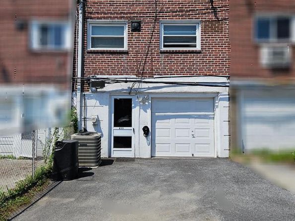 833 Grant Road, Folcroft PA 19032