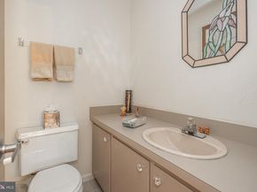 856 Gainsway Road, Yardley PA 19067