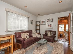 856 Gainsway Road, Yardley PA 19067