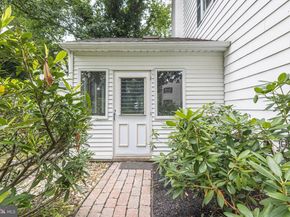 856 Gainsway Road, Yardley PA 19067