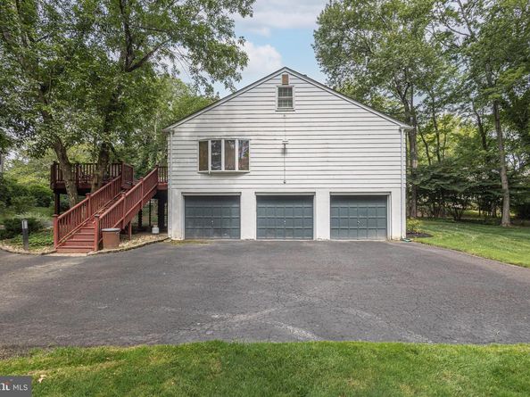 856 Gainsway Road, Yardley PA 19067