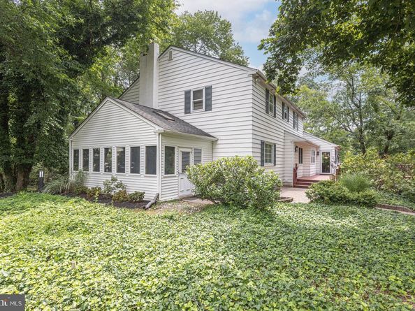 856 Gainsway Road, Yardley PA 19067