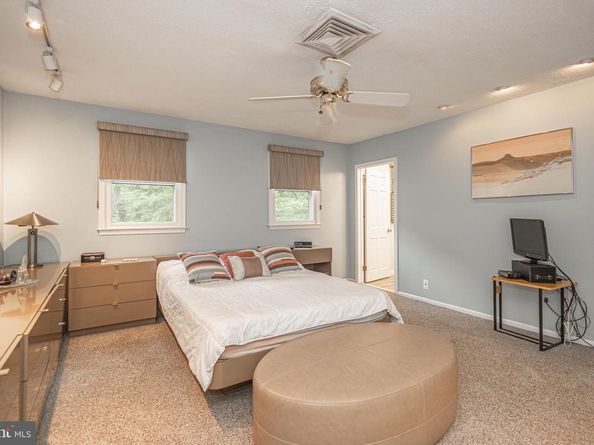 856 Gainsway Road, Yardley PA 19067