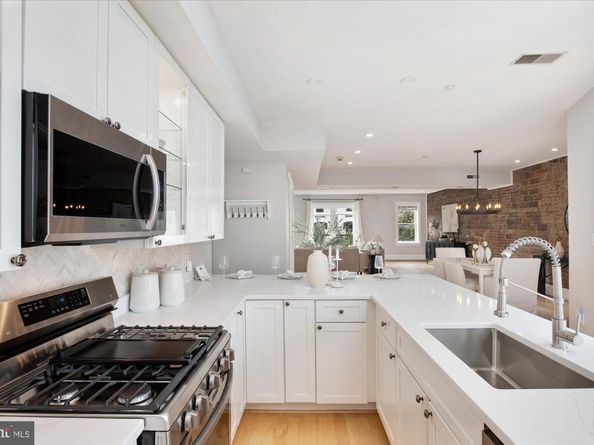 1220 N Street NW 3B, Washington DC 20005
