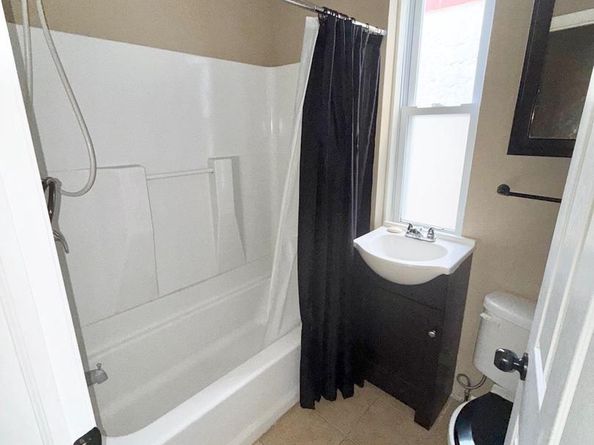 2735 N Sydenham Street, Philadelphia PA 19132