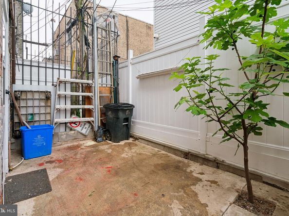 2512 N Front Street, Philadelphia PA 19133