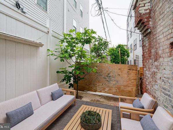 2512 N Front Street, Philadelphia PA 19133