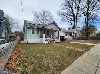 2838 27TH Street NE
