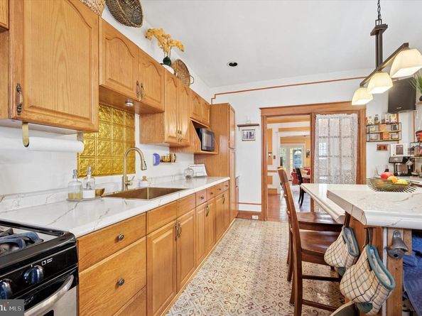5642 N 10TH Street, Philadelphia PA 19141
