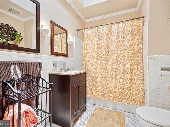 5642 N 10TH Street, Philadelphia PA 19141