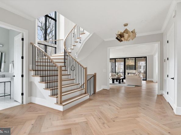 7008 Arbor Lane, Mclean VA 22101